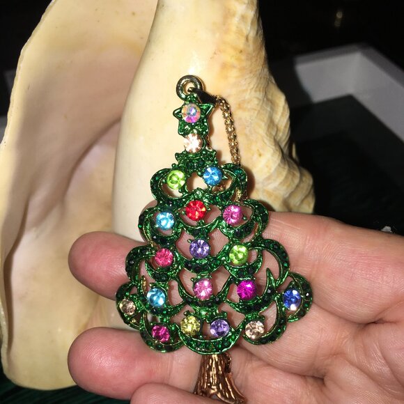 Christmas Tree Pendant Necklace = Gorgeous DR 6 - Picture 1 of 4